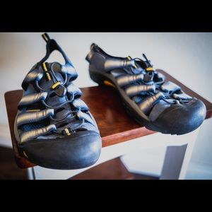 KEEN MEN'S NEWPORT H2 water shoe size 12